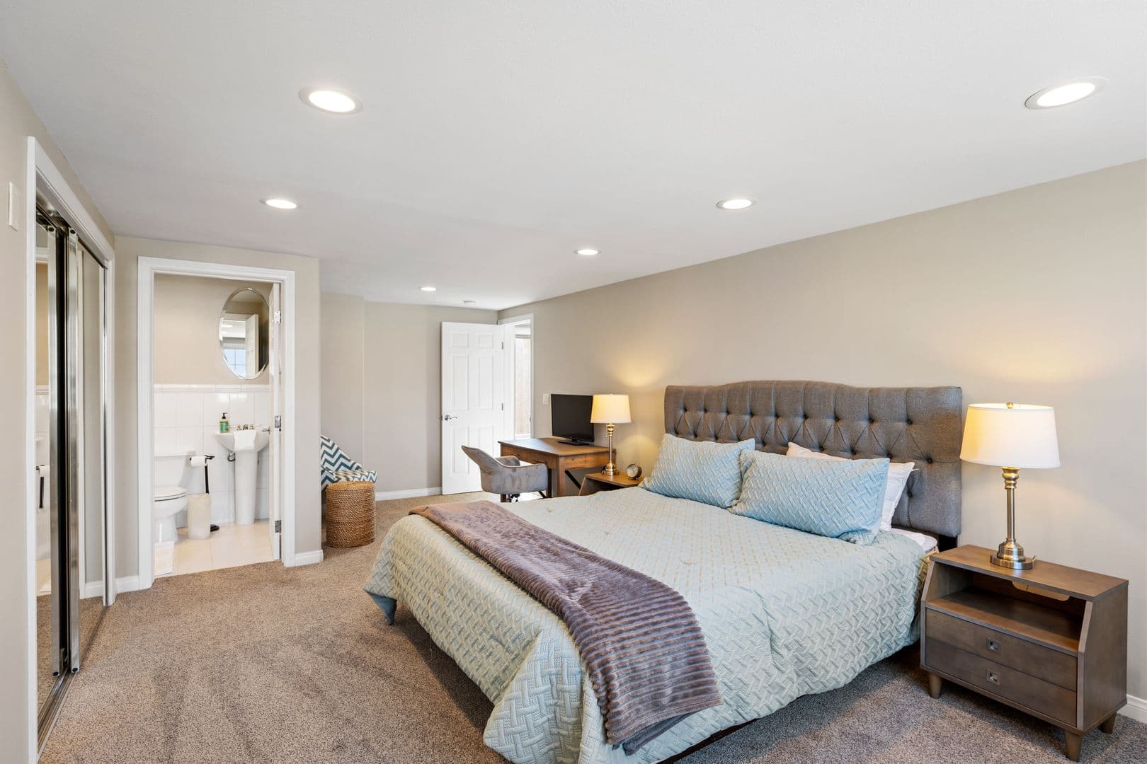 Oxnard House: 305 Ocean Dr