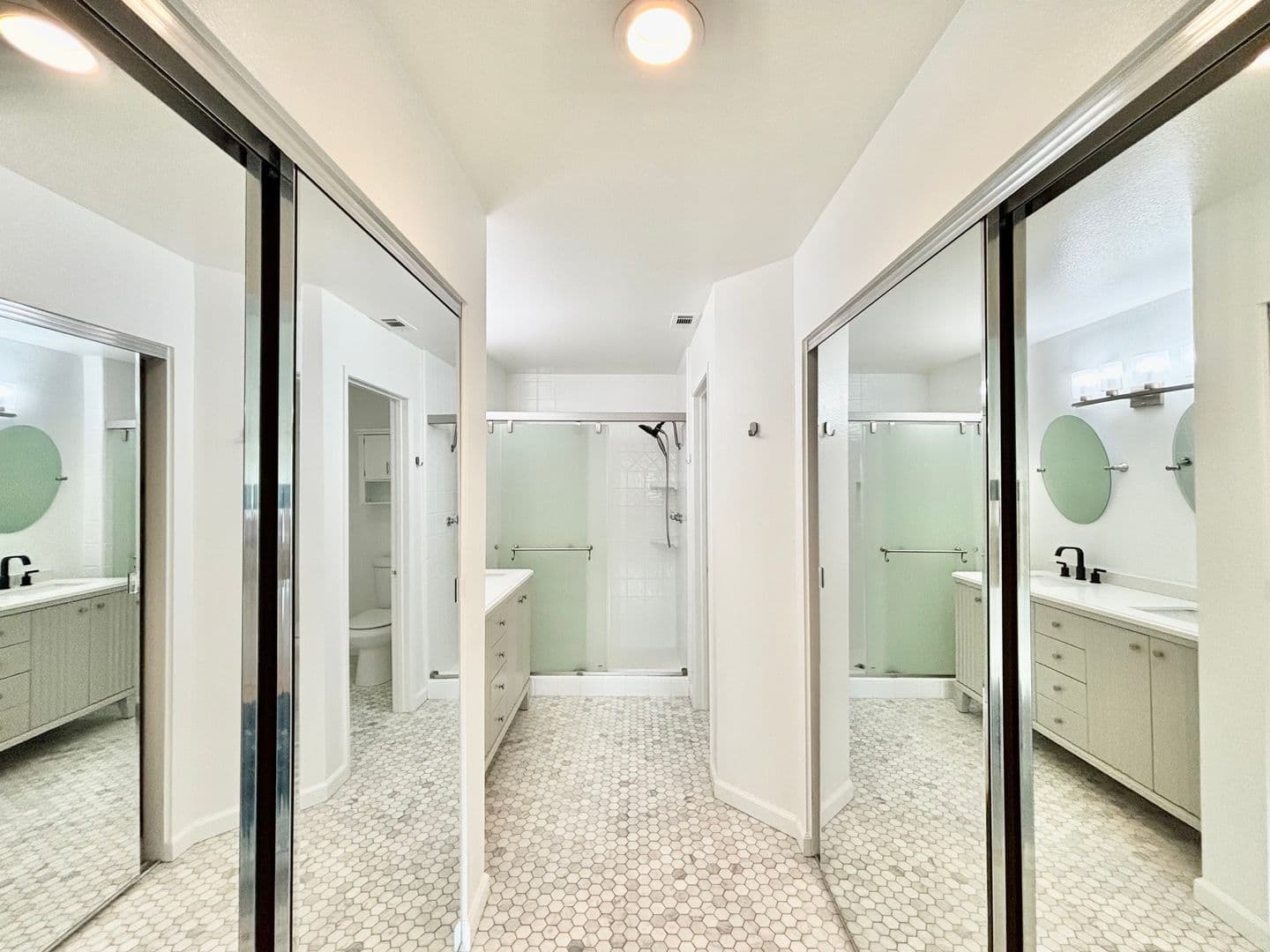 Oxnard House: 2287 Martinique Ln