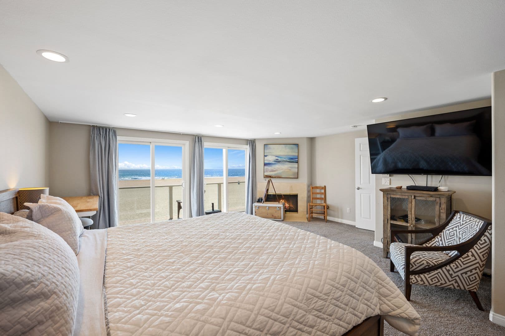 Oxnard House: 305 Ocean Dr