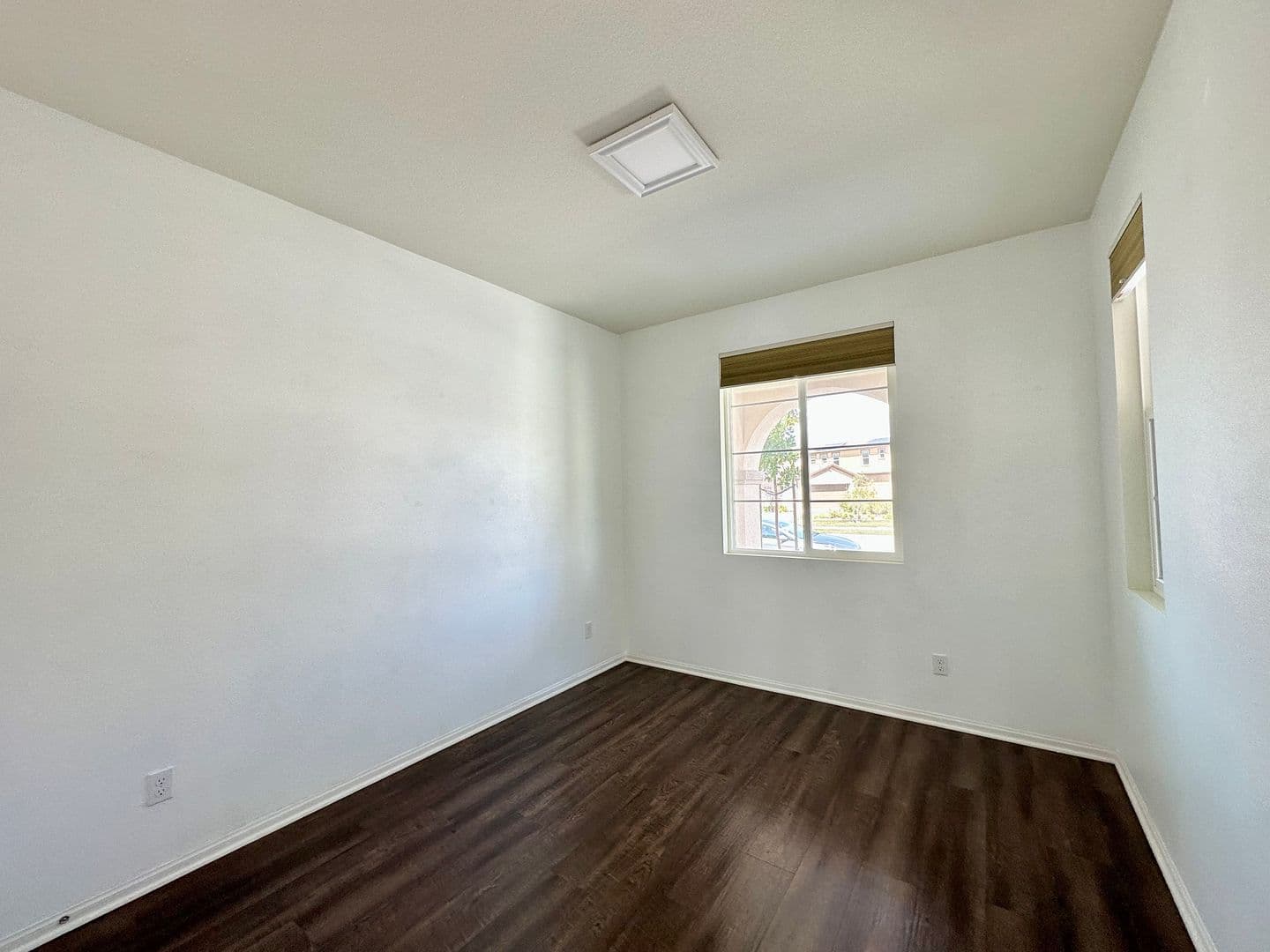 Oxnard House: 682 Seine River Way