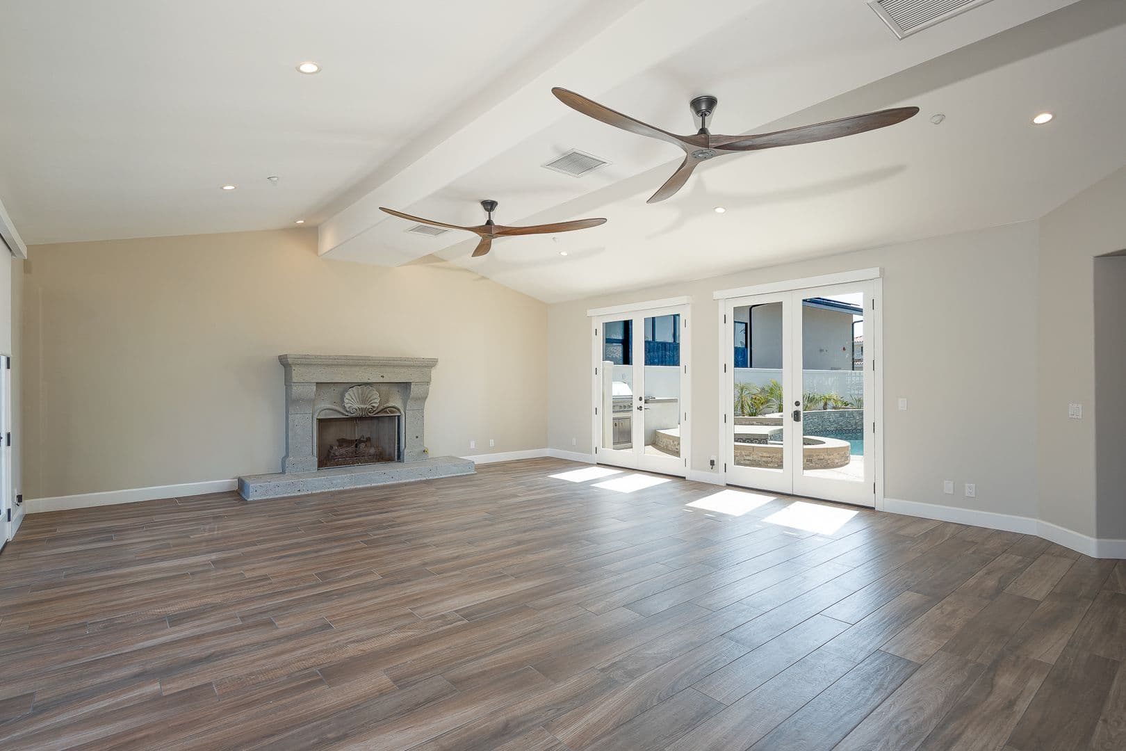 Oxnard House: 4211 W Hemlock St