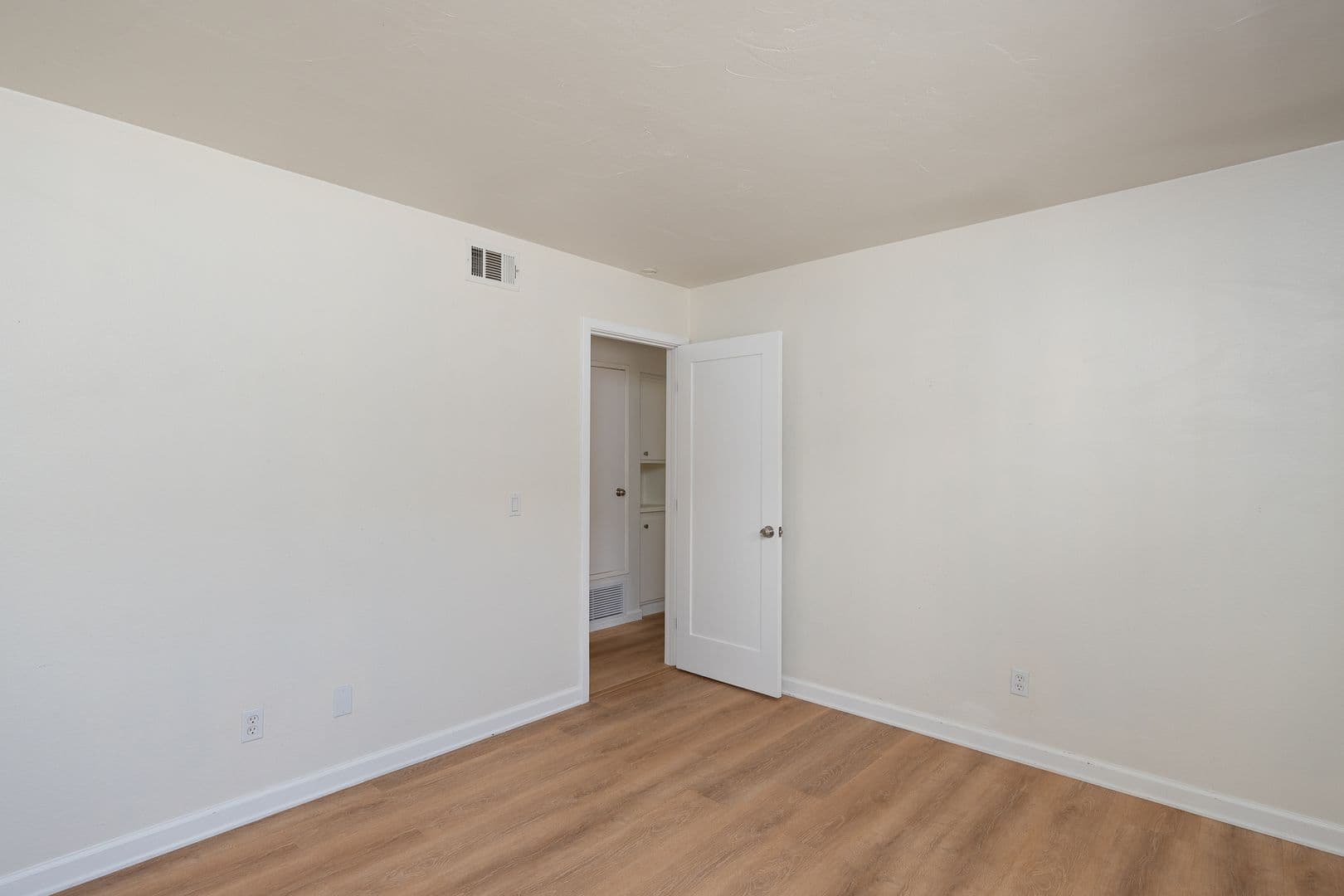 Oxnard House: 4812 Dunes St.