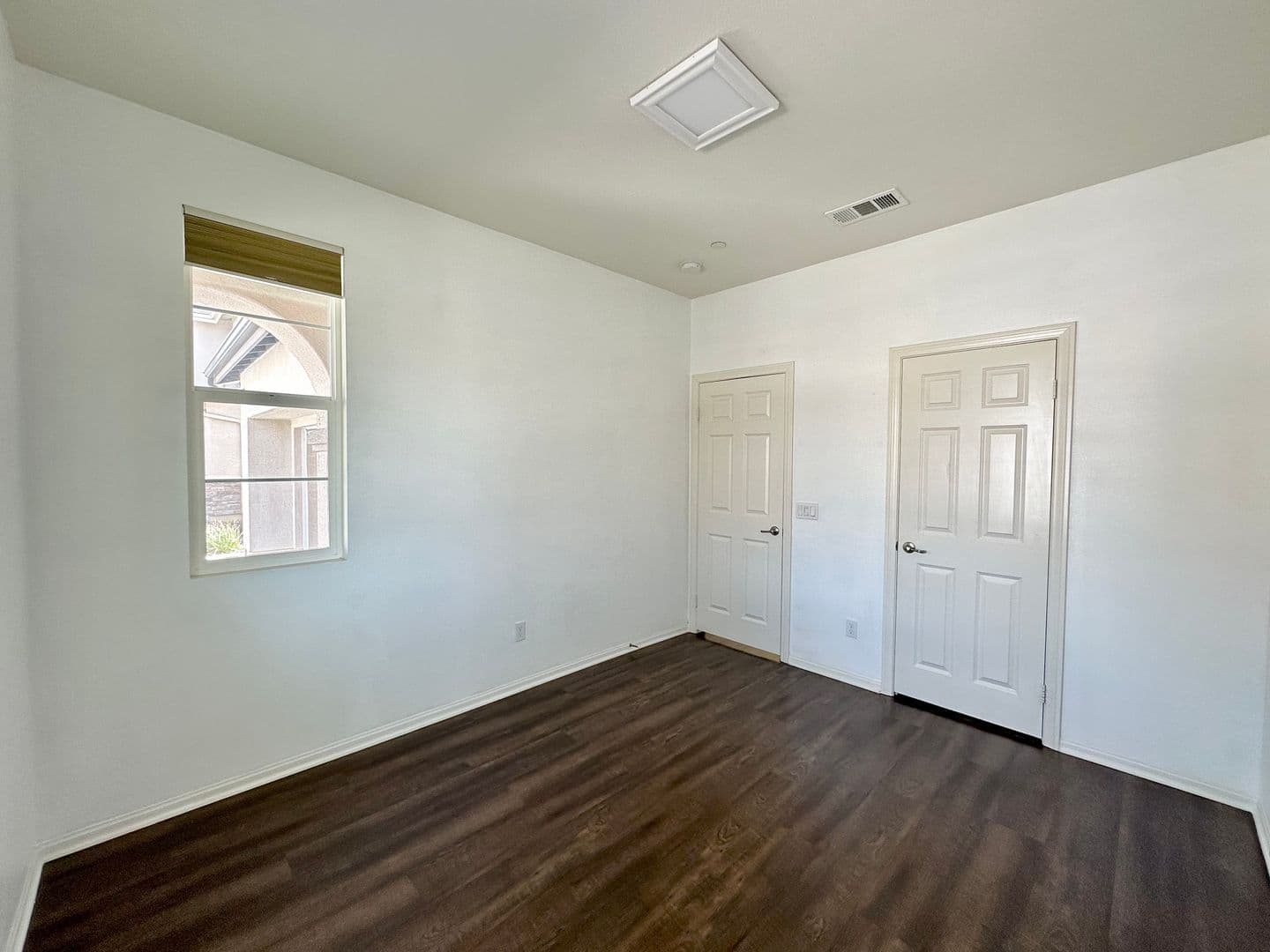 Oxnard House: 682 Seine River Way