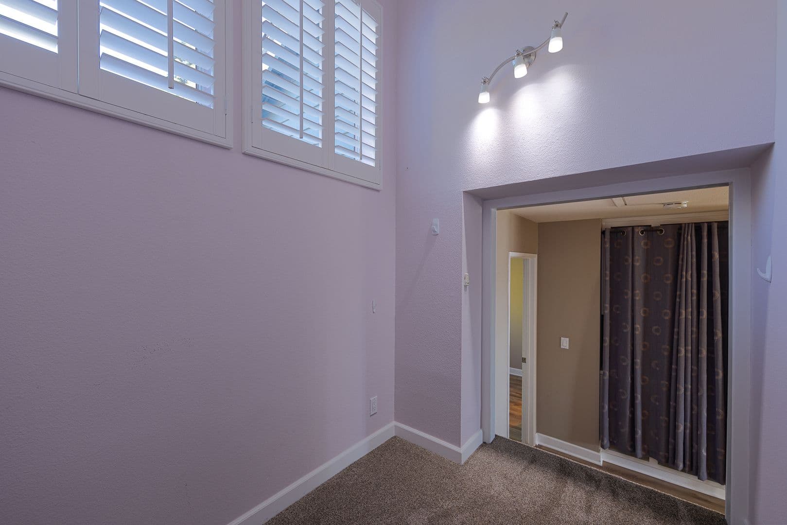 Ventura House: 935 Goodman St