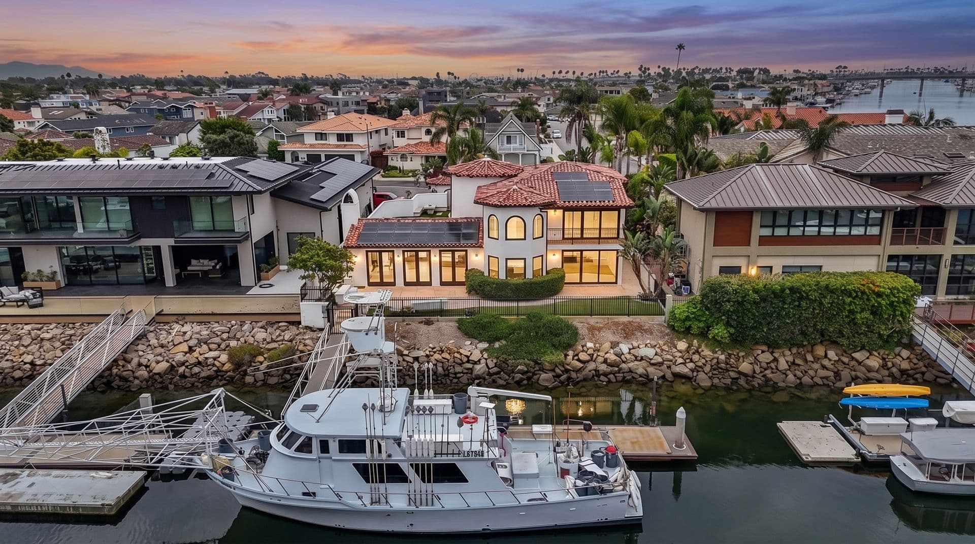 Oxnard House: 4211 W Hemlock St