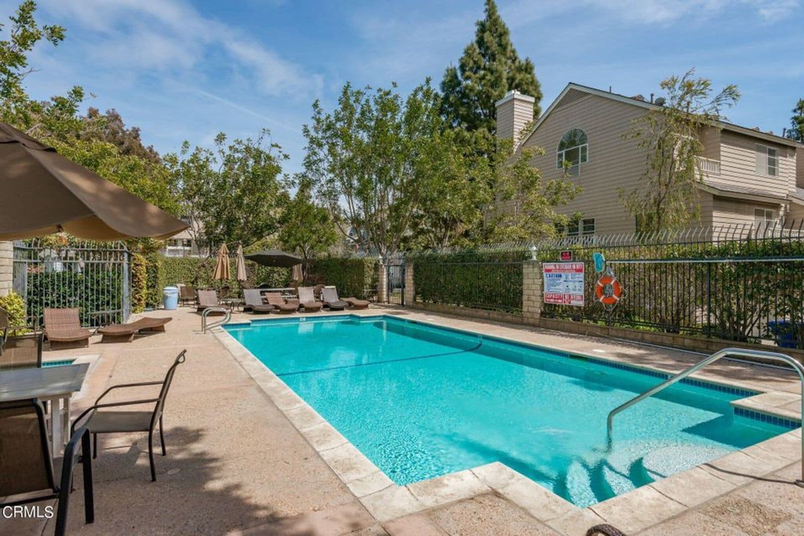 Ventura House: 935 Goodman St