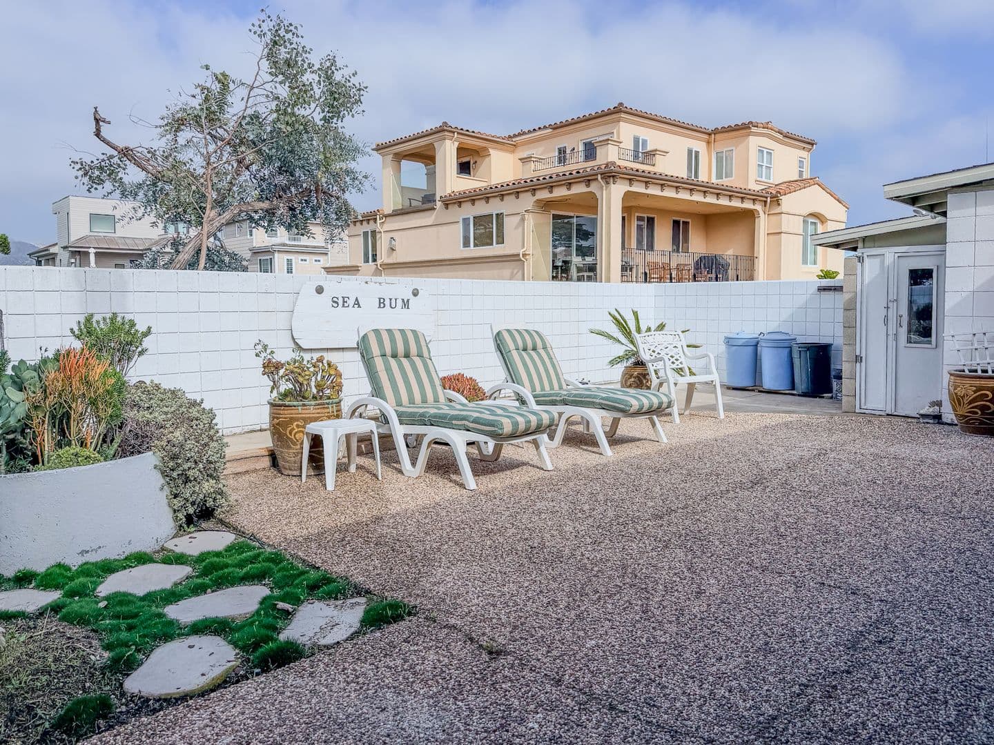 Ventura House: 1327 Devon Ln