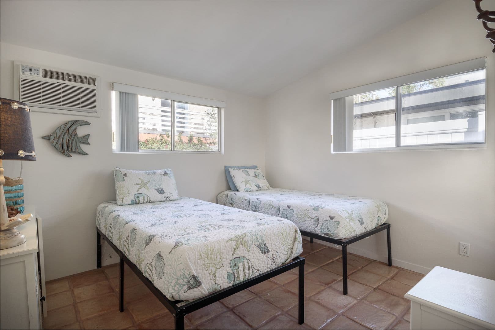 Oxnard Apartment: 207 Rossmore Drive