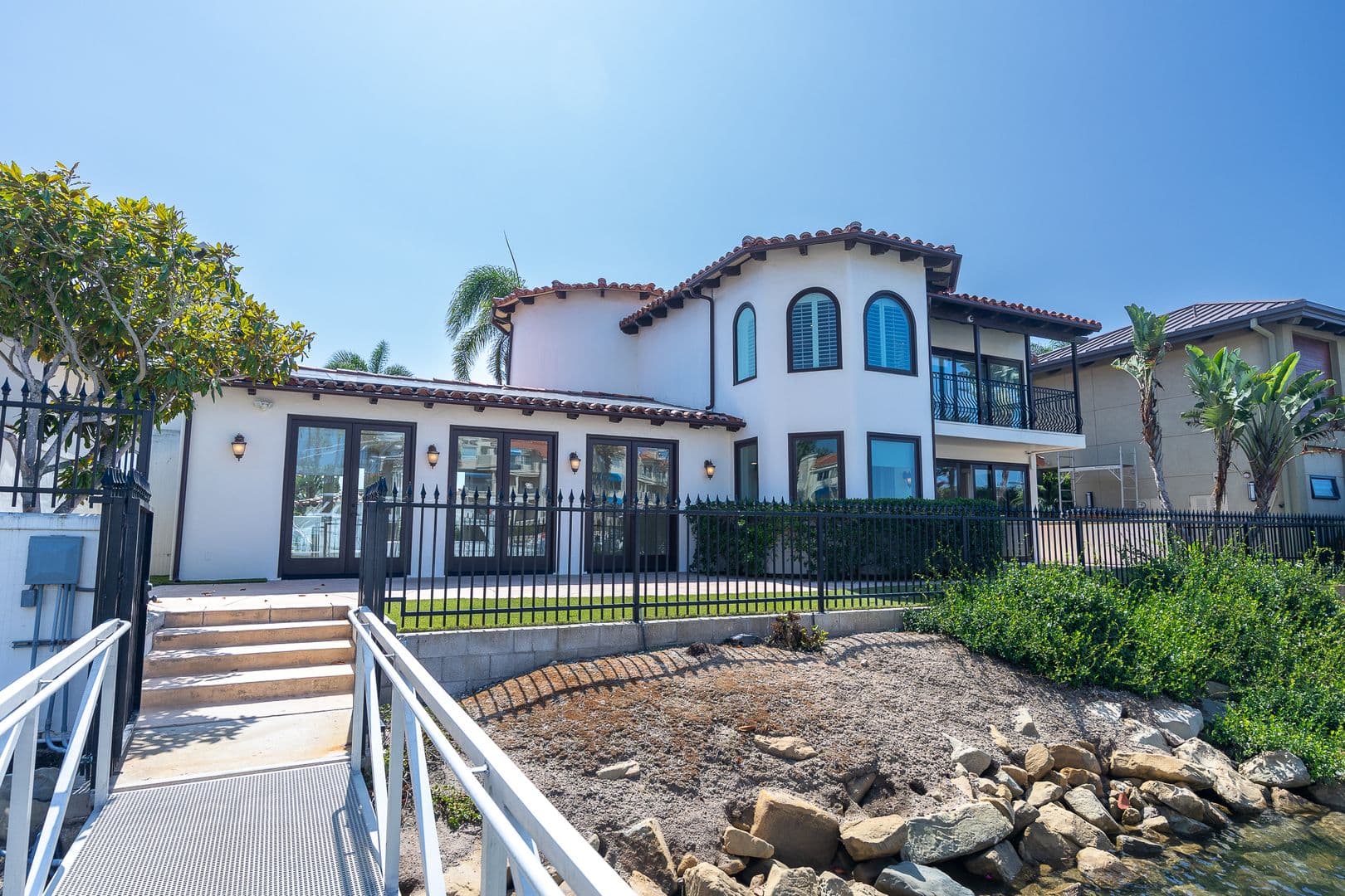 Oxnard House: 4211 W Hemlock St