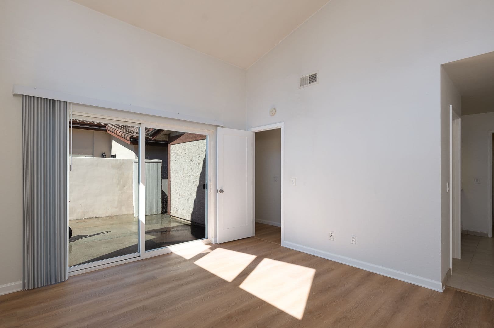 Oxnard House: 4812 Dunes St.