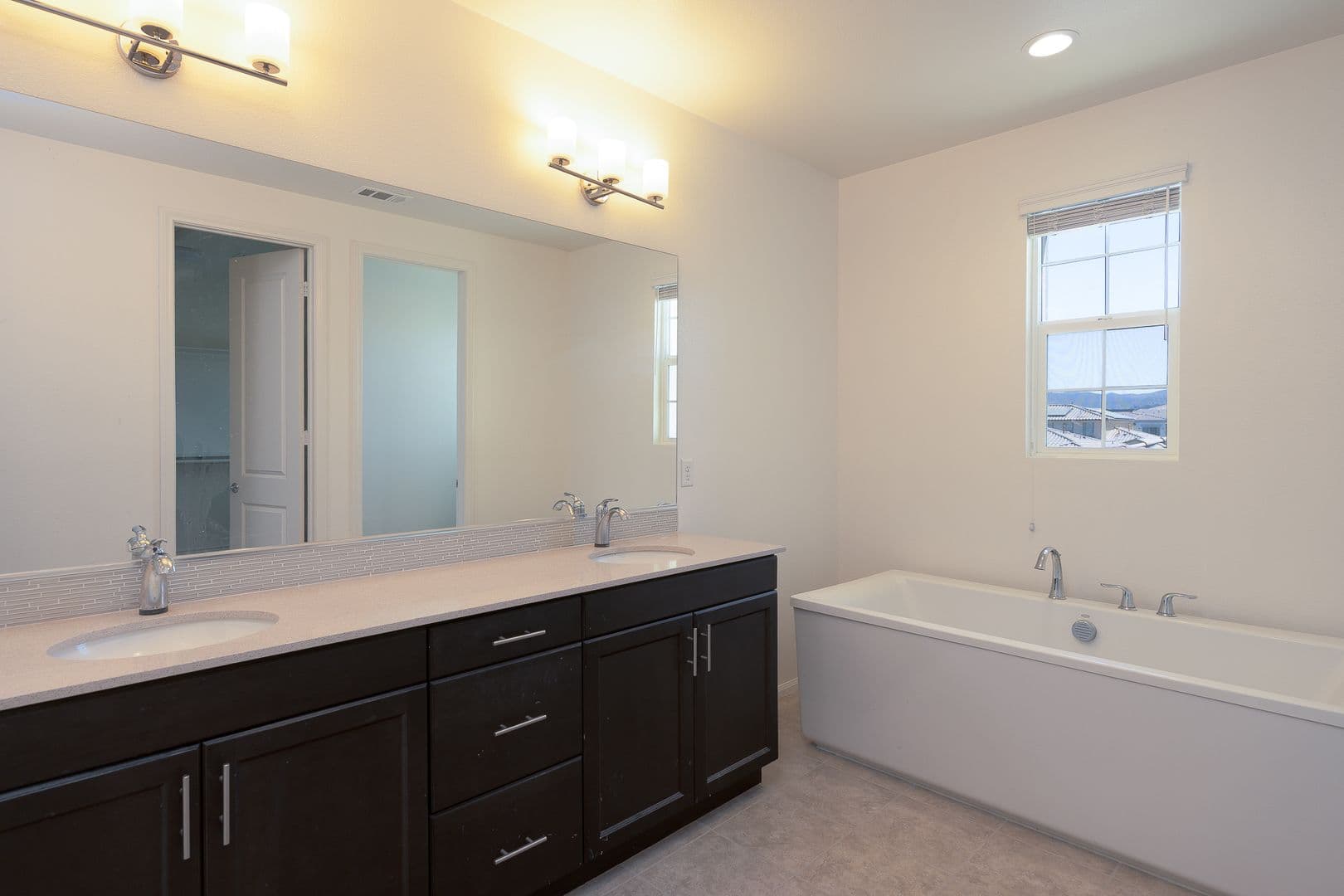 Camarillo House: 413 Castiano St