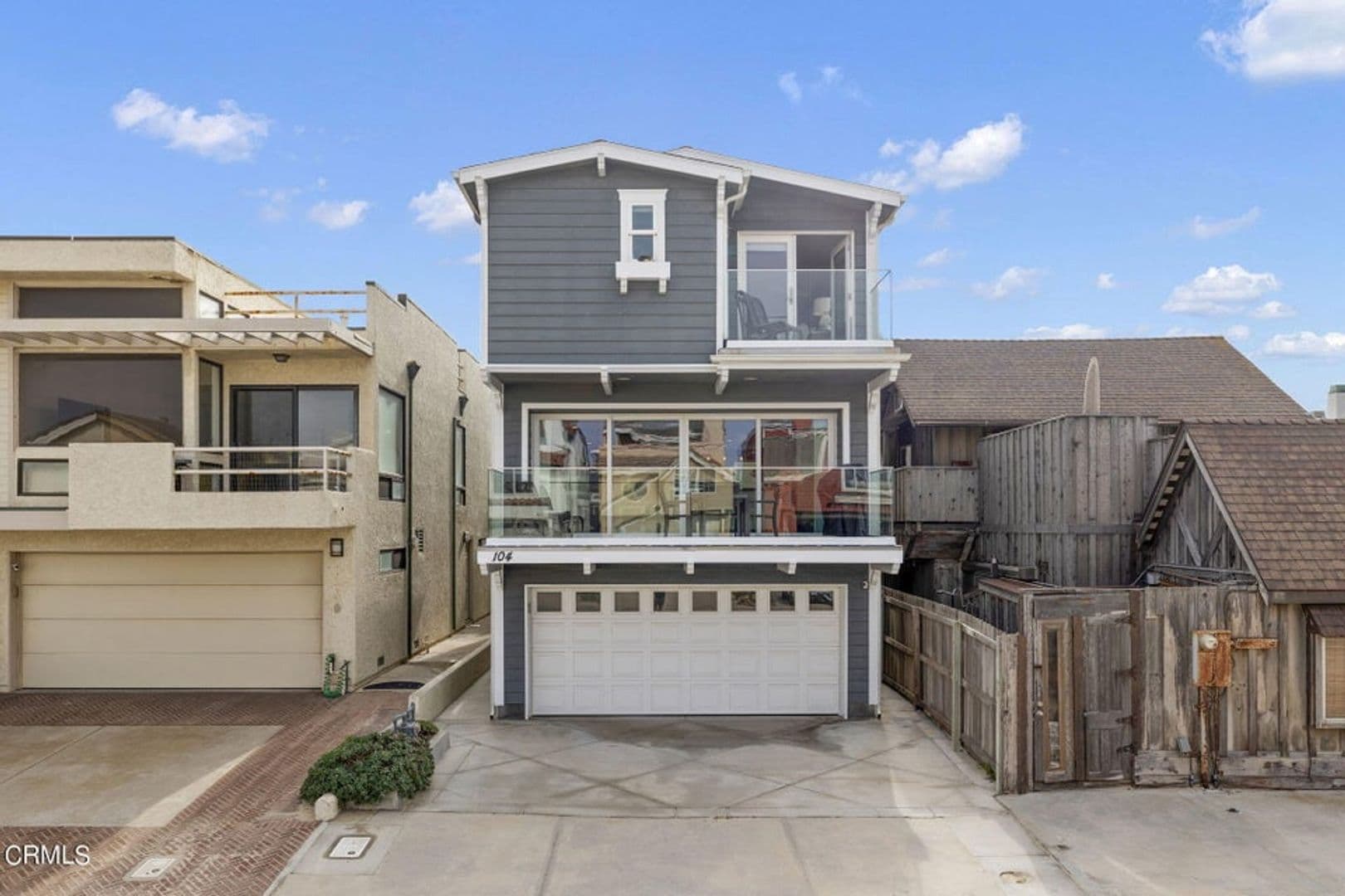 Oxnard Apartment: 104 La Brea St