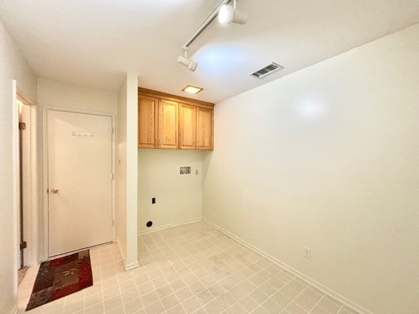 Port Hueneme House: 2556 Neptune Pl
