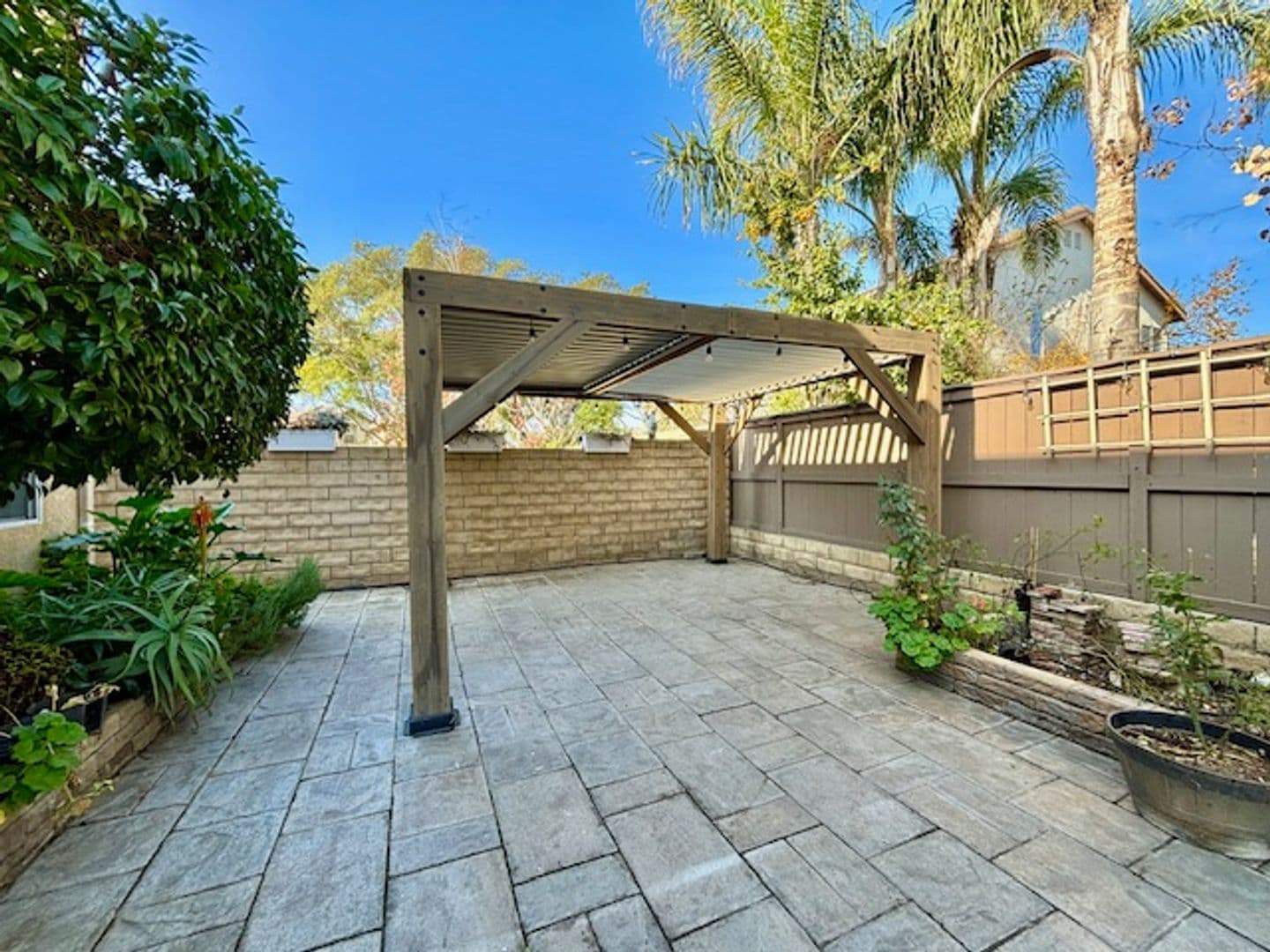Oxnard Apartment: 417 Morado Pl