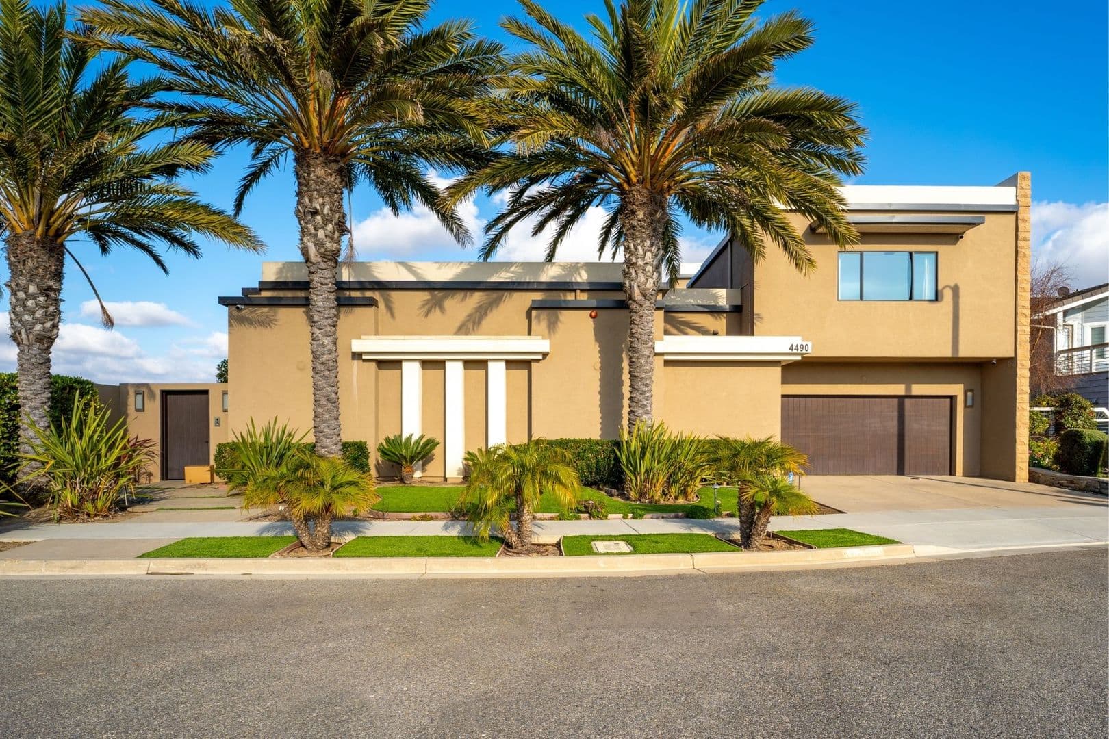 Oxnard House: 4490 Eastbourne Bay