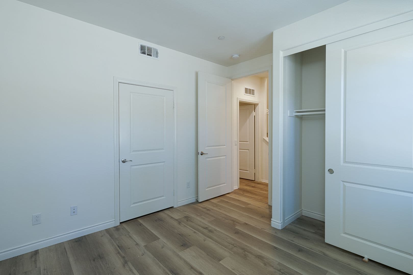 Camarillo House: 413 Castiano St