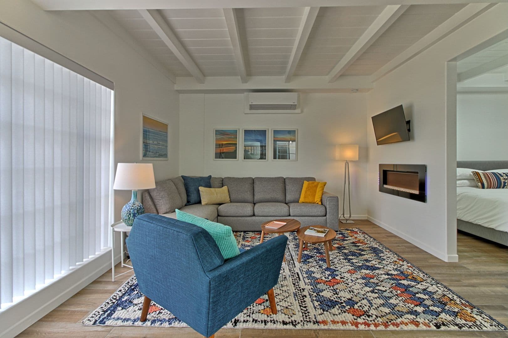 Ventura Apartment: 1072 Seaward
