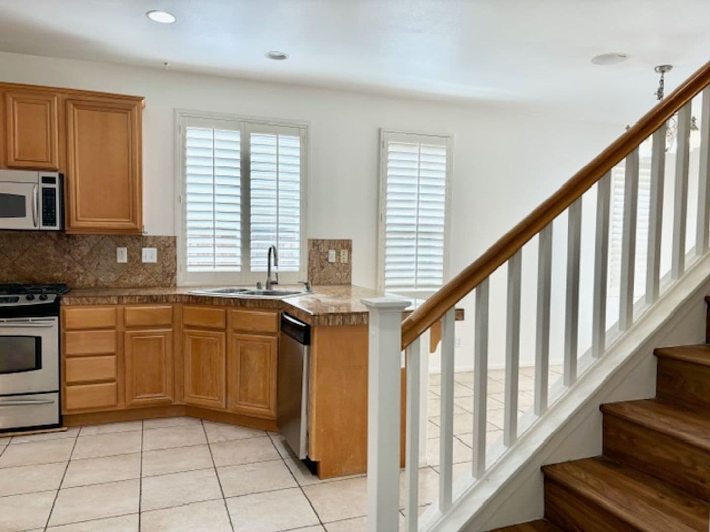 Port Hueneme House: 785 E Port Hueneme Rd