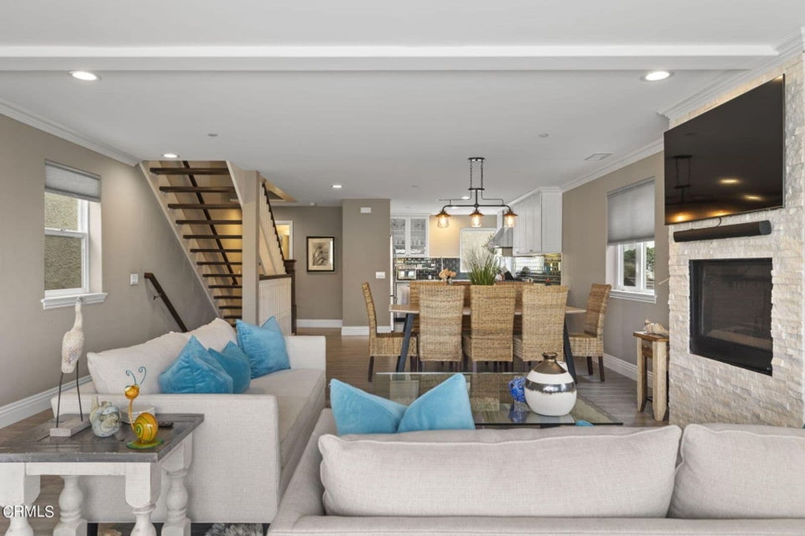 Oxnard Apartment: 104 La Brea St