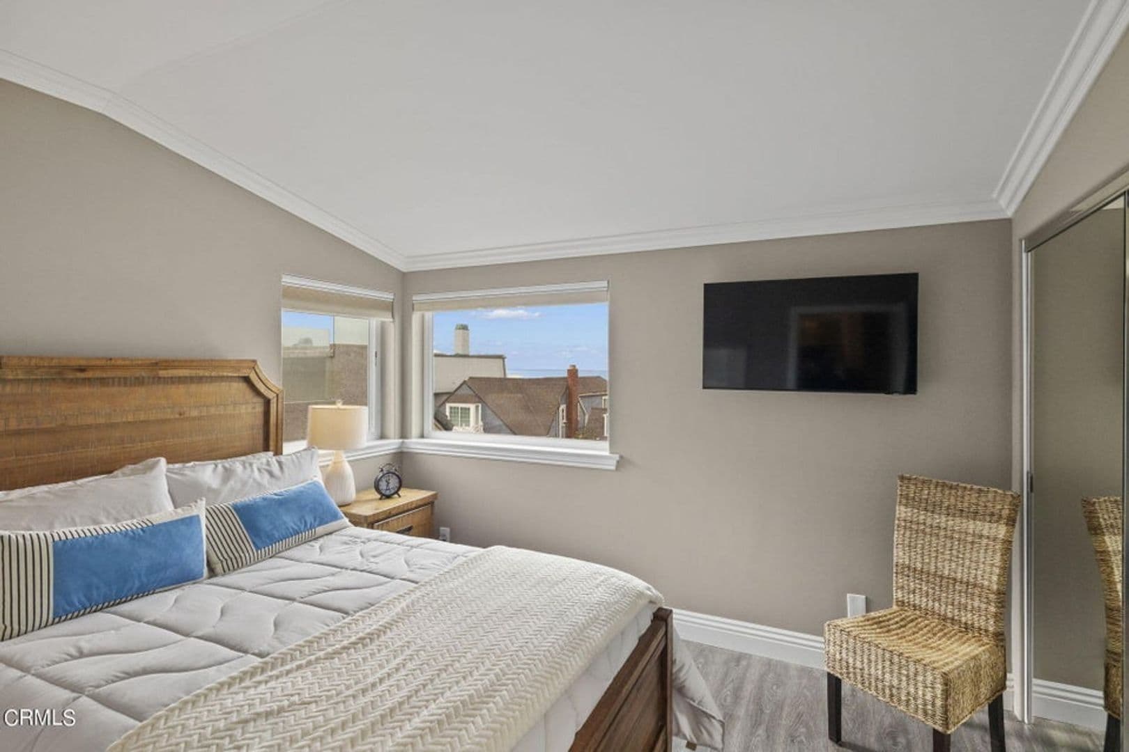 Oxnard Apartment: 104 La Brea St