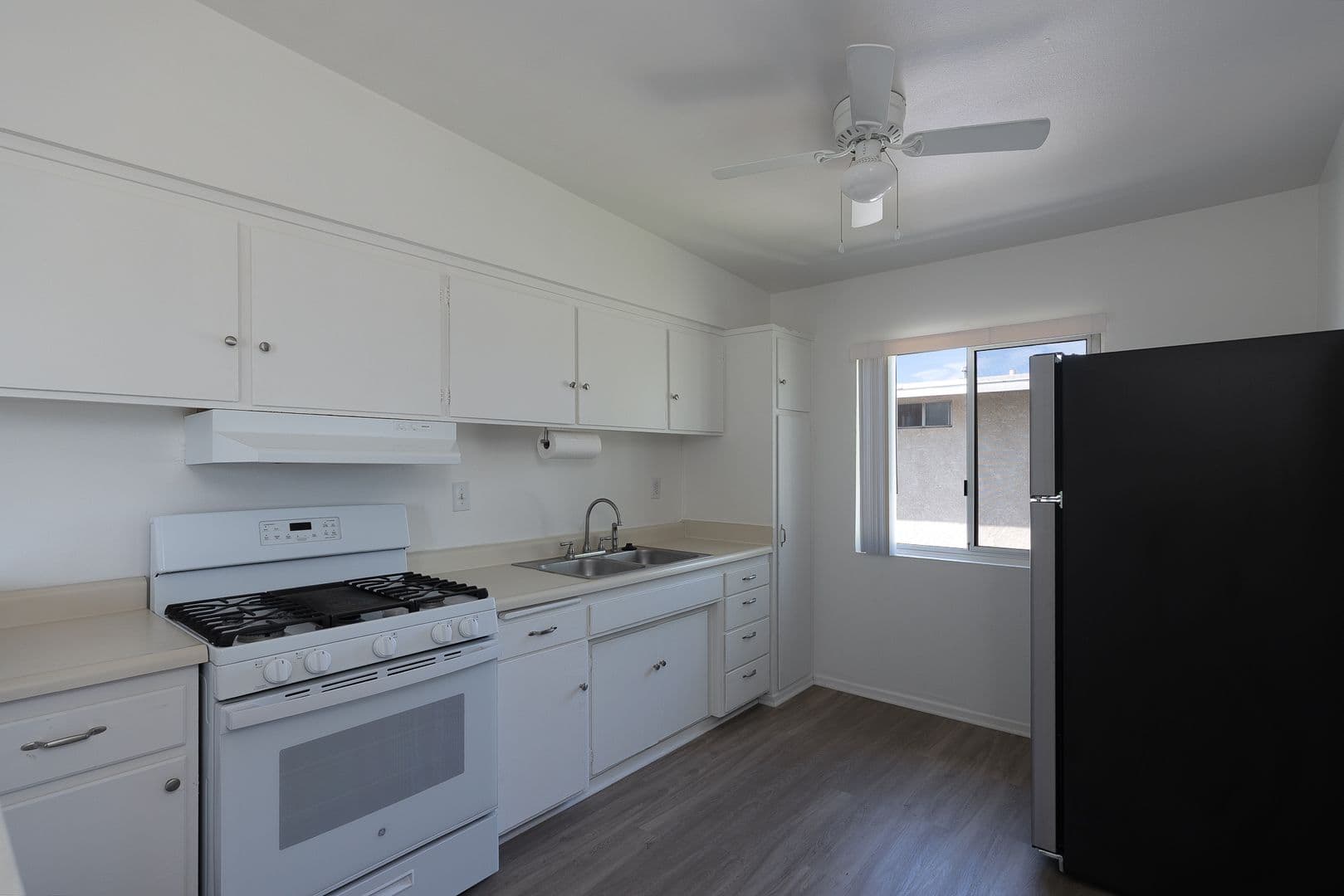 Oxnard House: 4920 Nautilus St Unit D