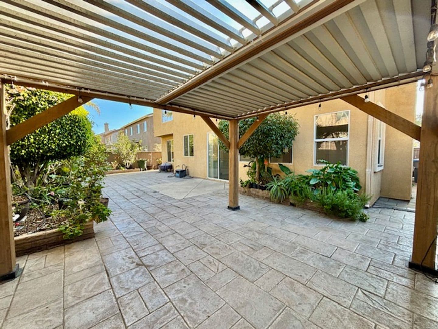 Oxnard Apartment: 417 Morado Pl