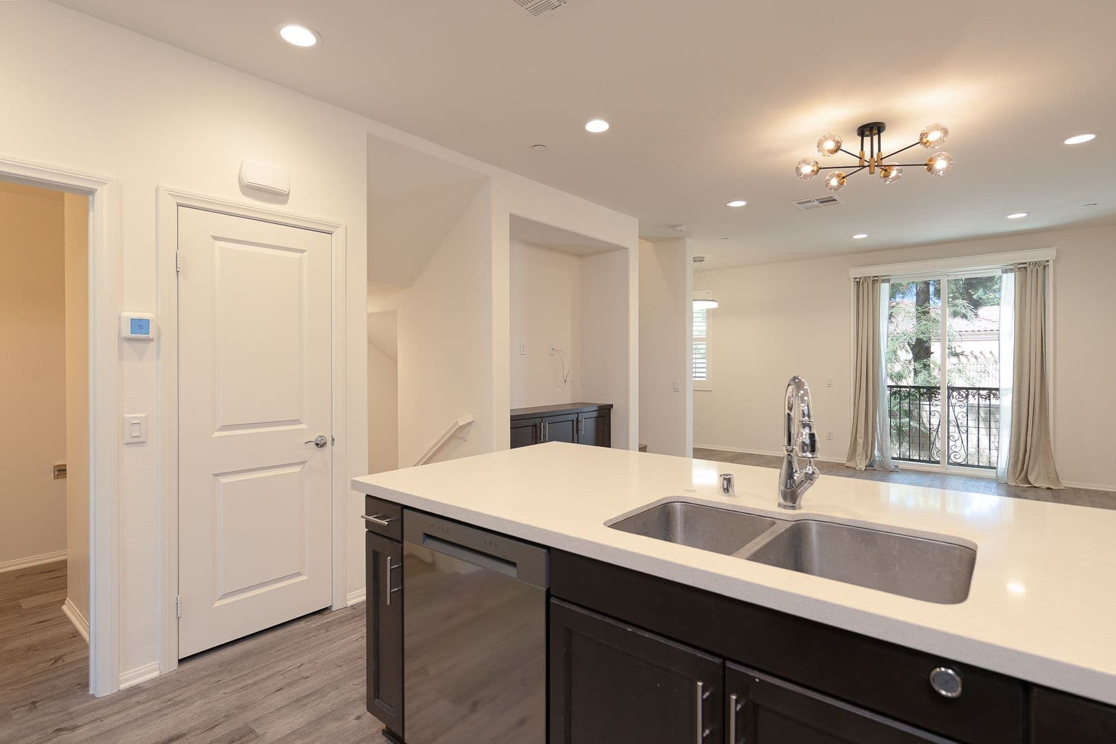 Camarillo House: 413 Castiano St
