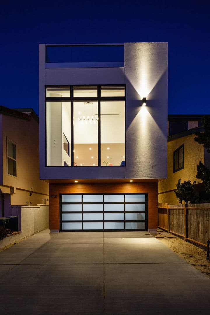 Oxnard Apartment: 3920 Ocean Dr
