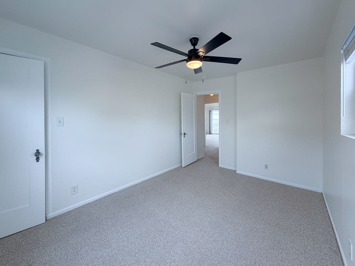 Oxnard Multiplex: 4027-4029 Ocean Dr