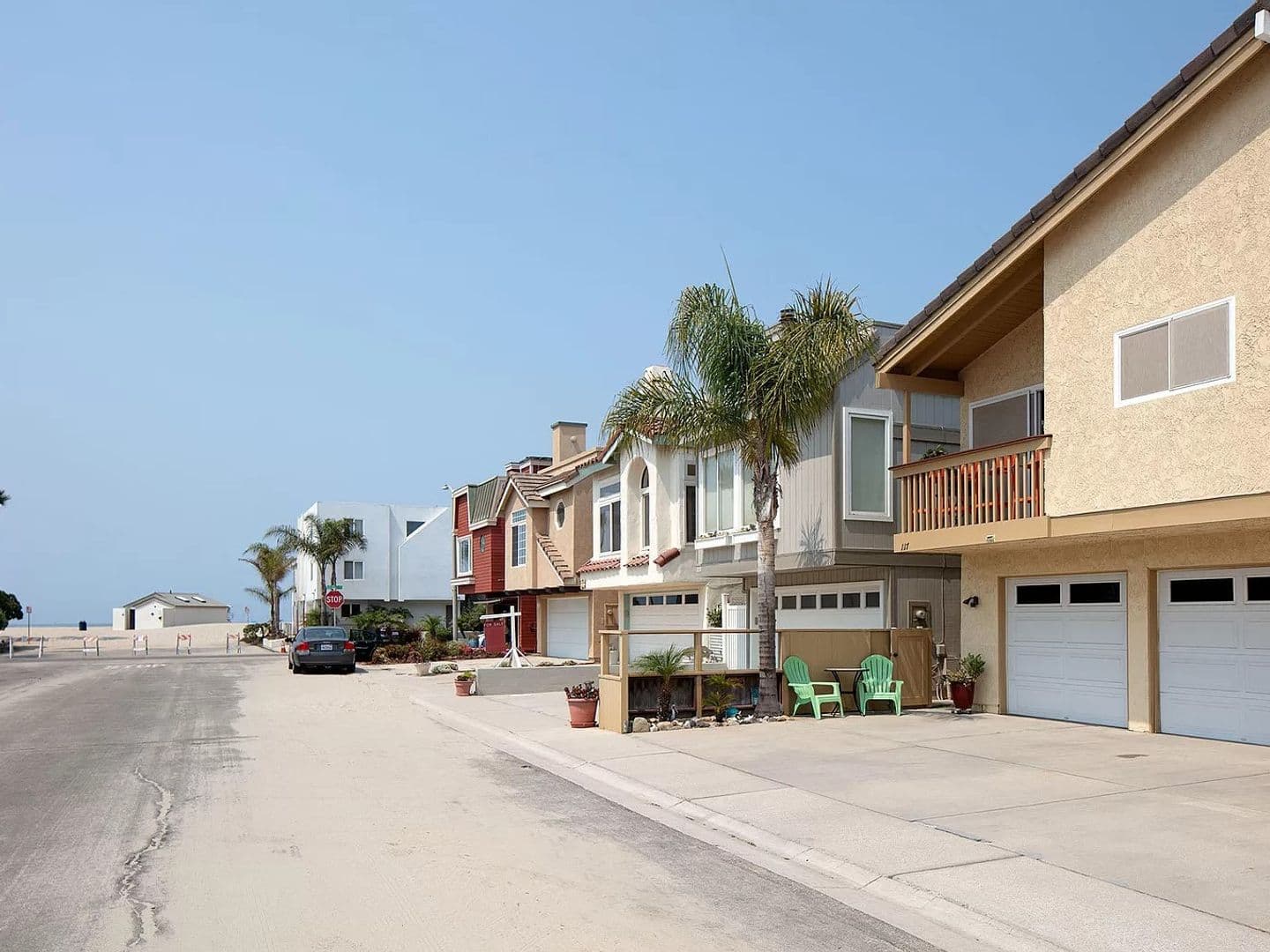 Oxnard House: 117 La Brea St
