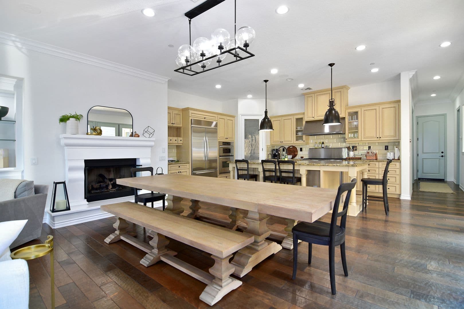 Oxnard House: 4011 Adriatic St.