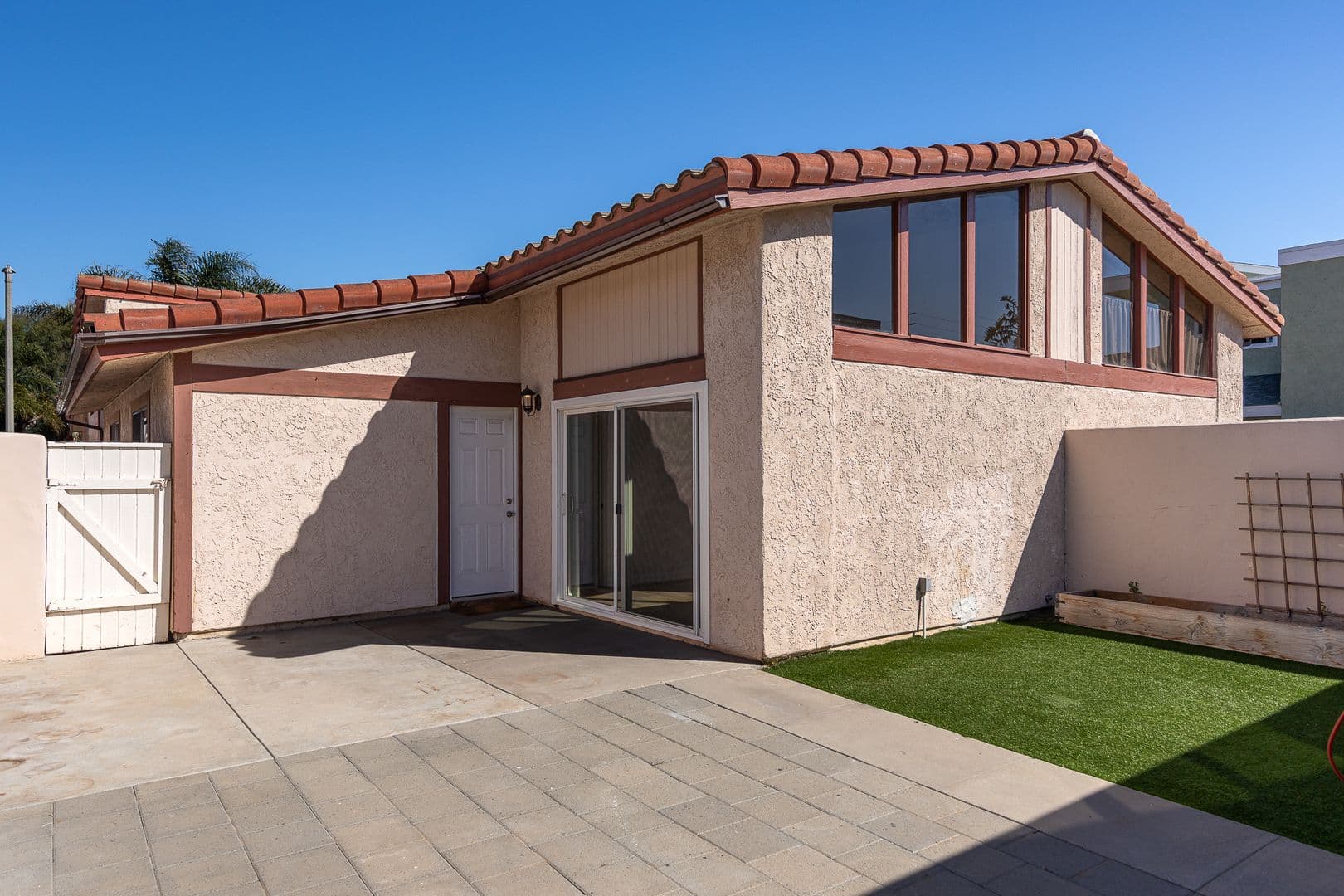 Oxnard House: 4812 Dunes St.