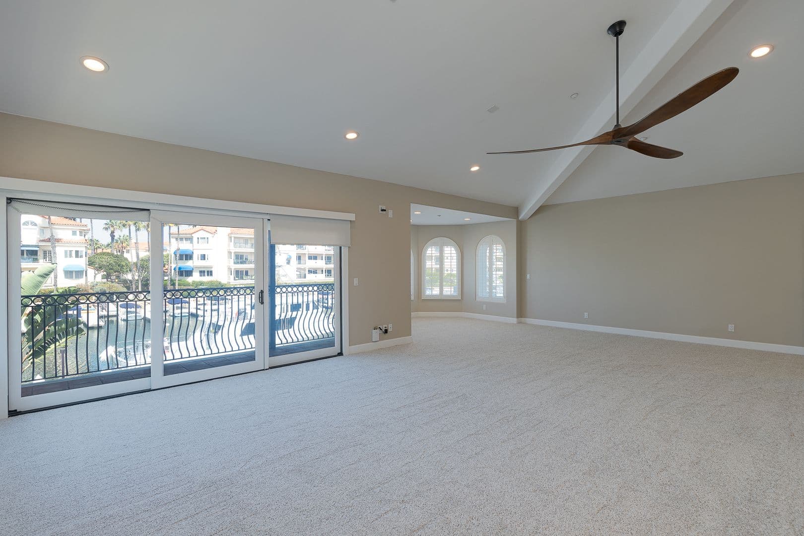 Oxnard House: 4211 W Hemlock St