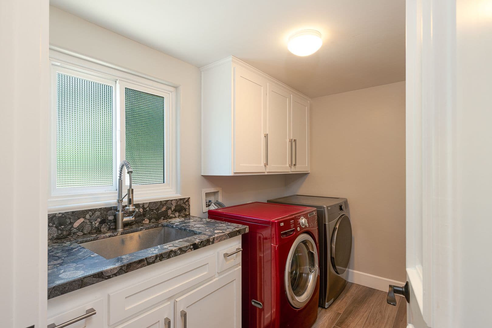 Oxnard House: 4211 W Hemlock St