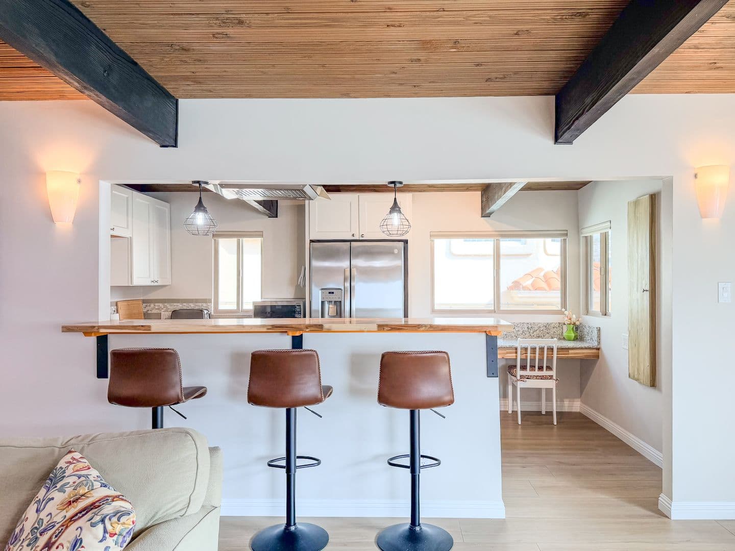 Ventura House: 1327 Devon Ln