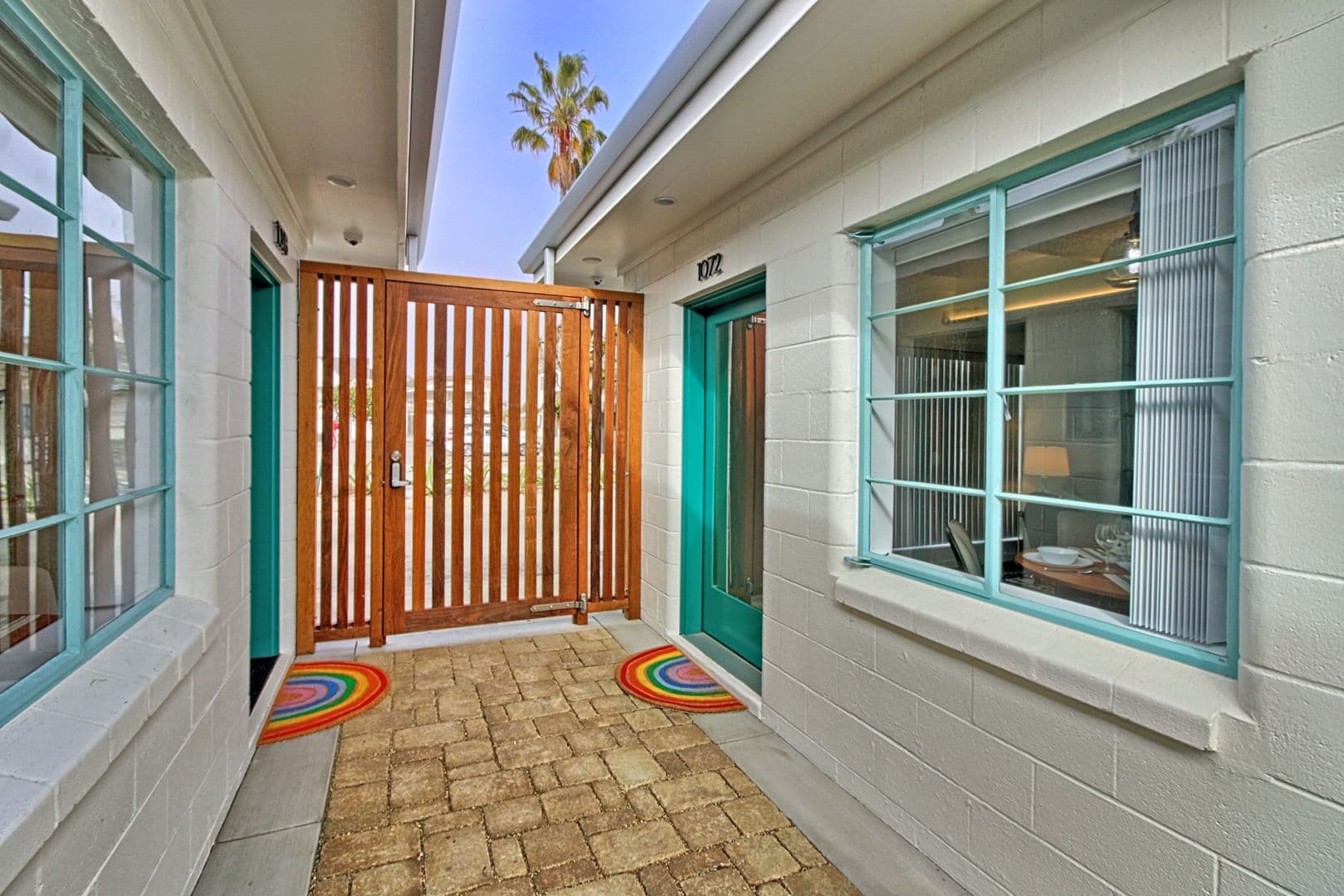 Ventura Apartment: 1072 Seaward