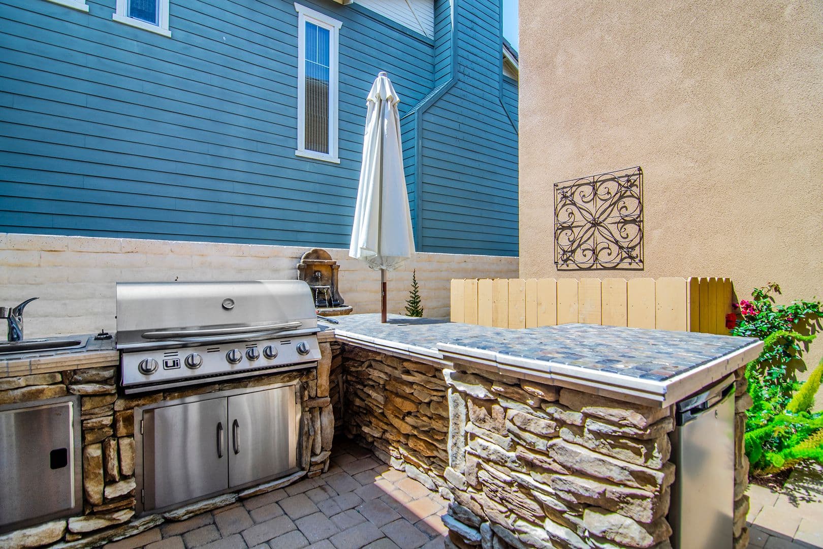 Oxnard House: 4011 Adriatic St.