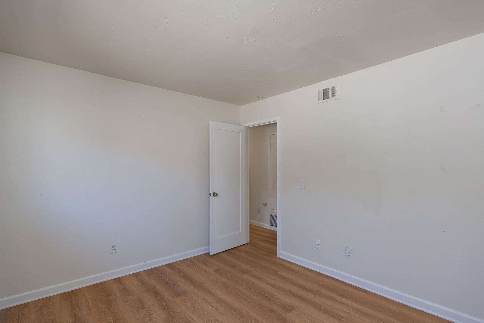 Oxnard House: 4812 Dunes St.