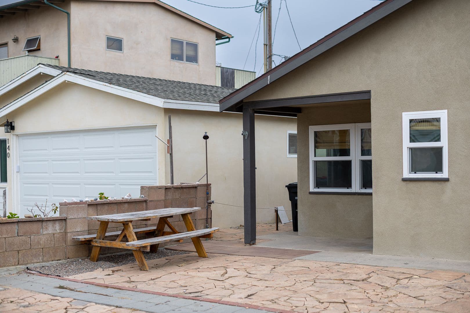 Oxnard House: 136 Oxnard Ave