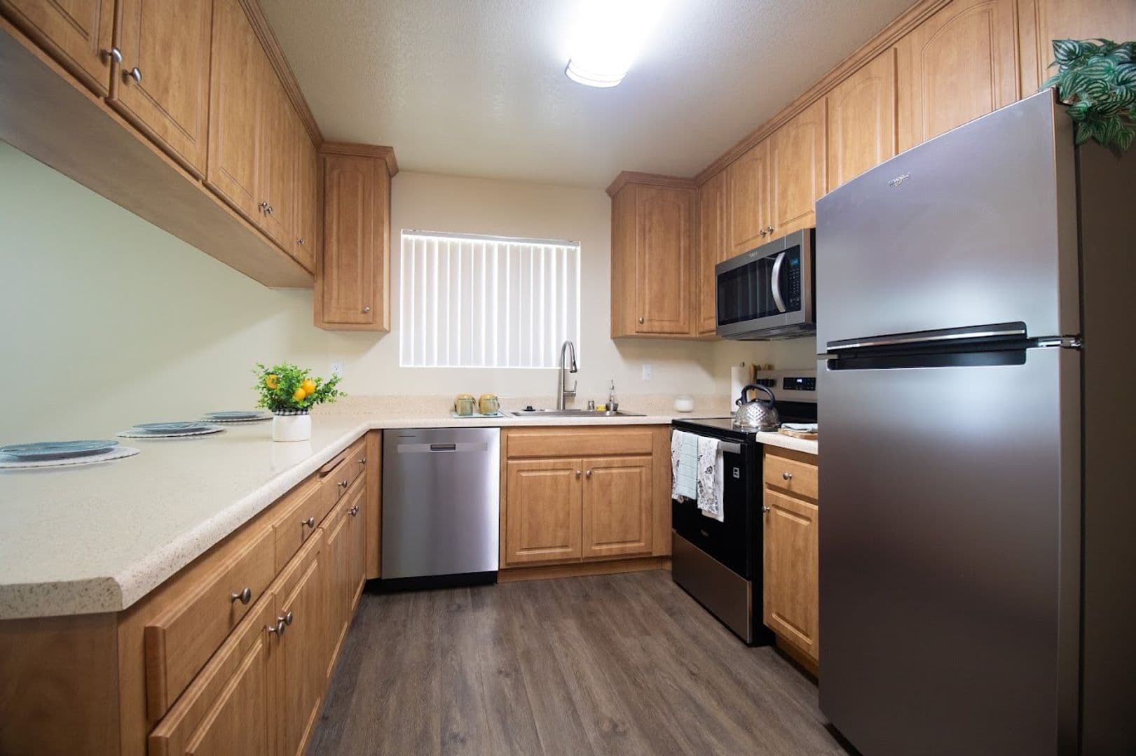 San Diego Apartment: 9585 Gold Coast Dr