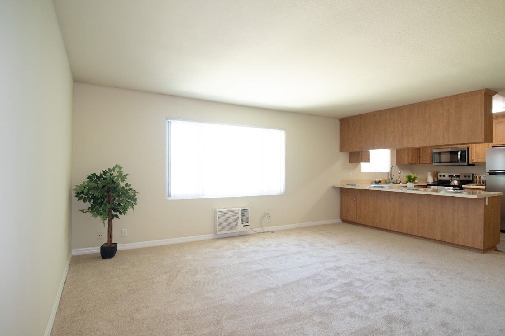 San Diego Apartment: 9585 Gold Coast Dr