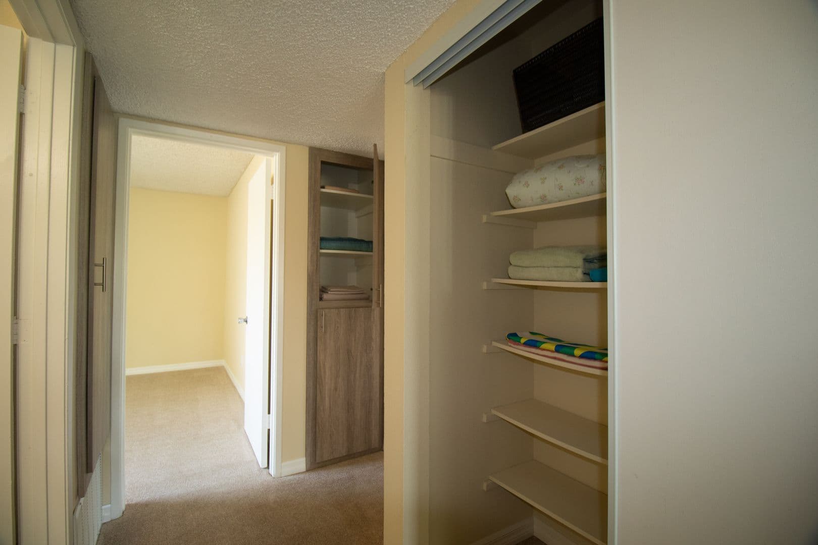 San Diego Apartment: 9585 Gold Coast Dr