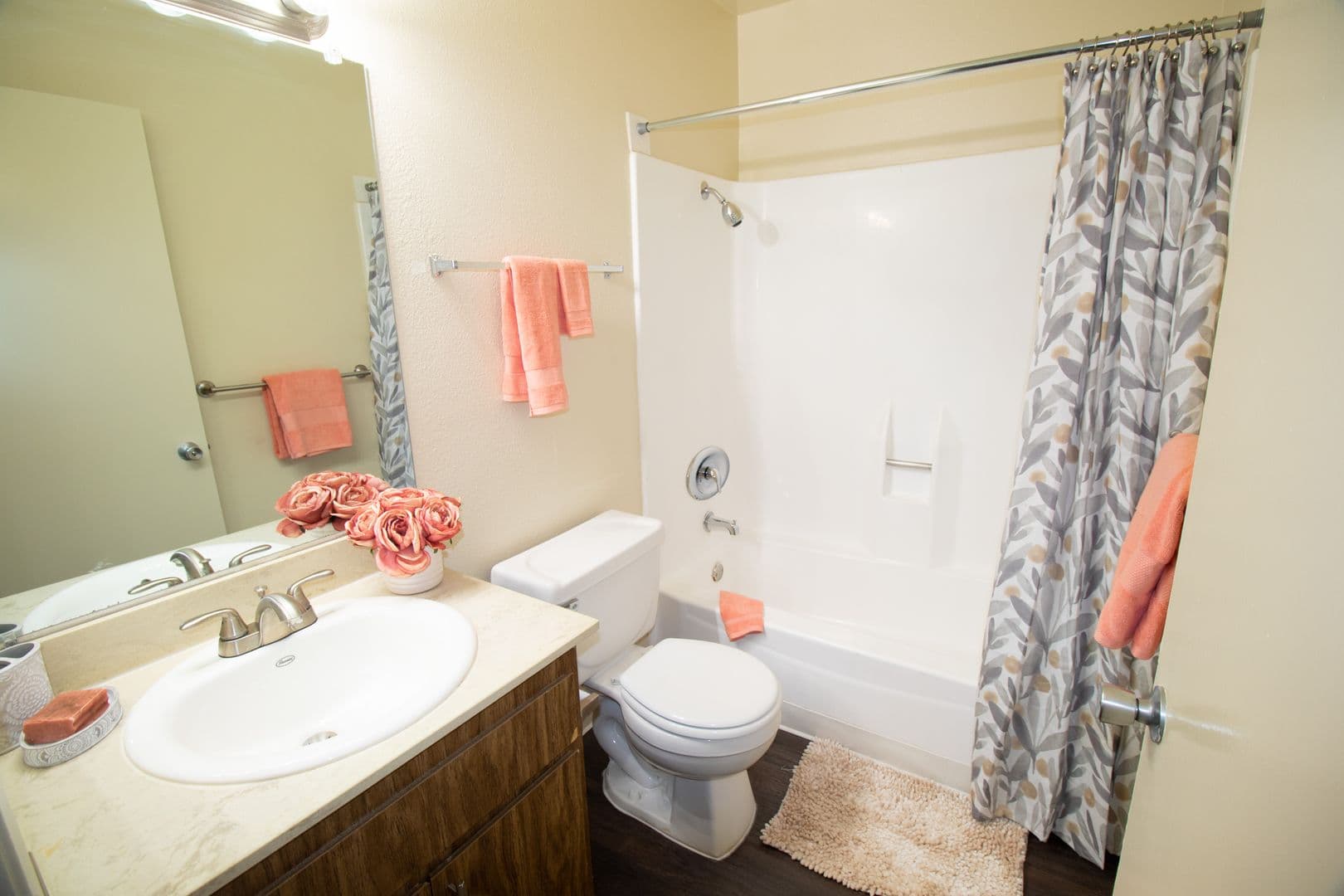 San Diego Apartment: 9585 Gold Coast Dr