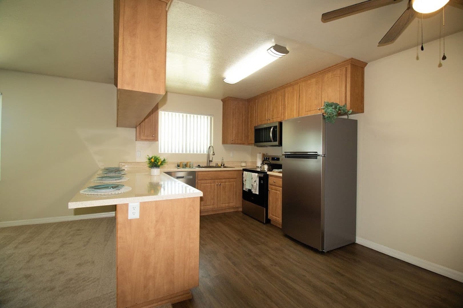 San Diego Apartment: 9585 Gold Coast Dr