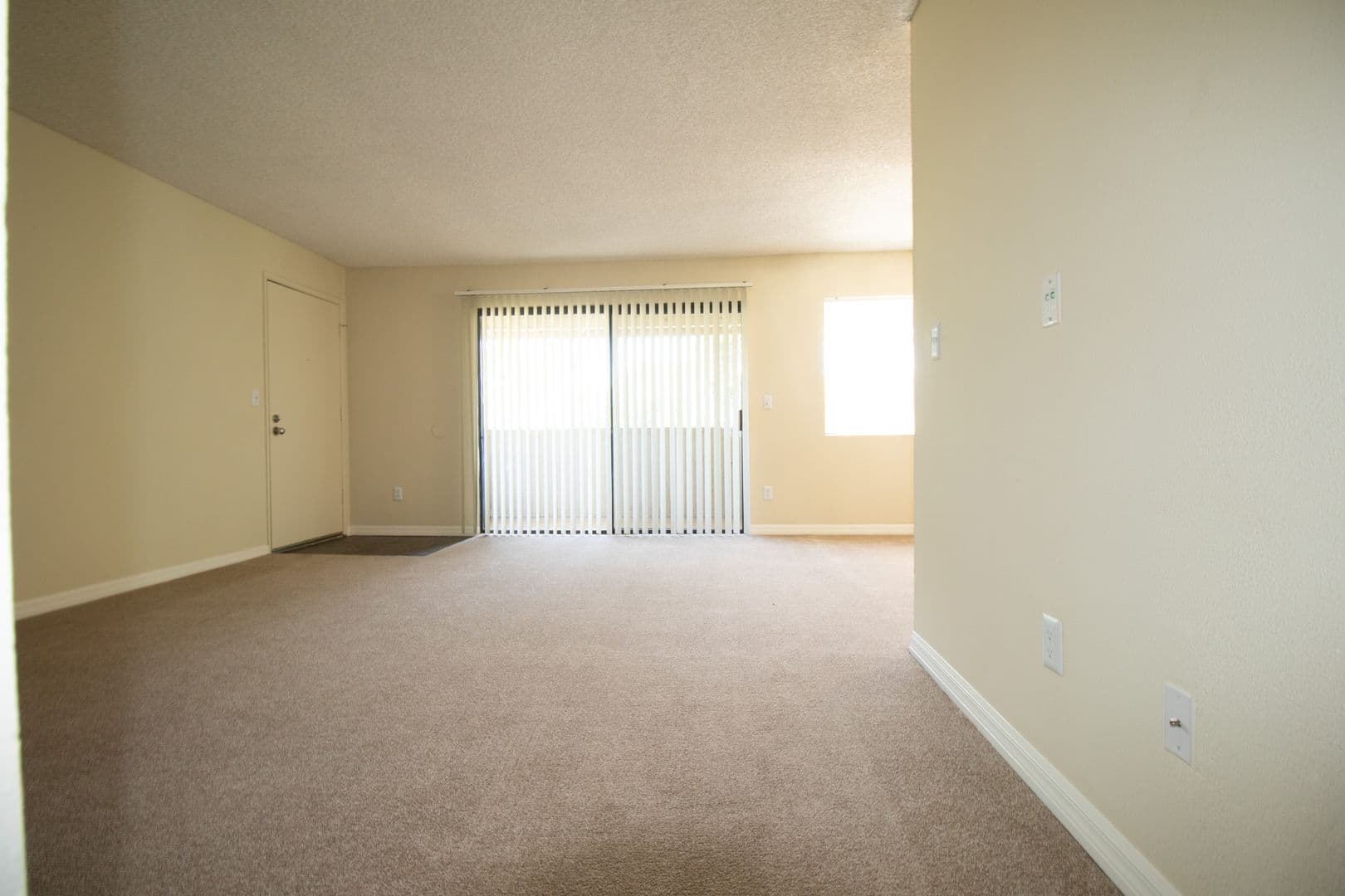 San Diego Apartment: 9585 Gold Coast Dr