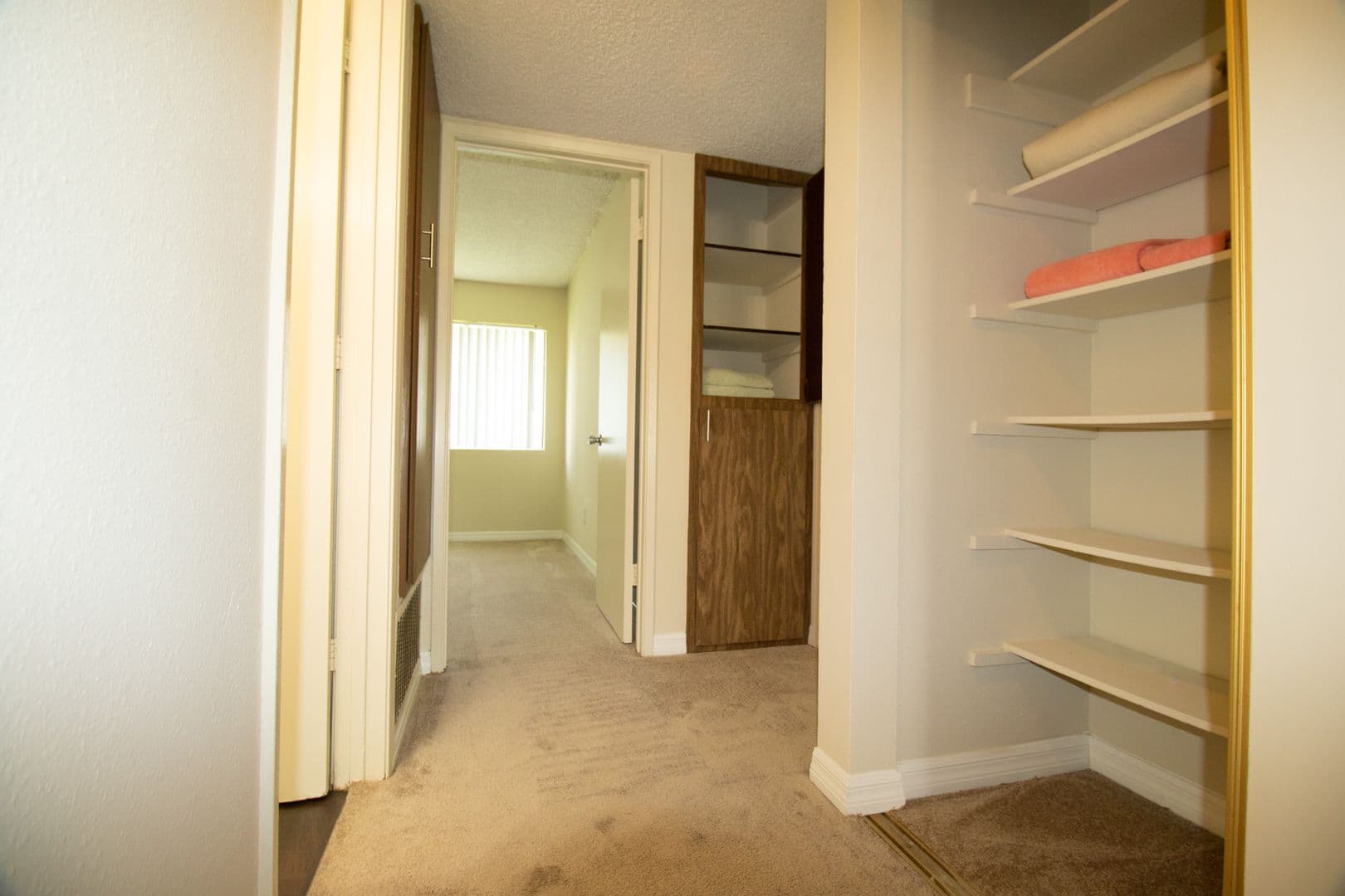 San Diego Apartment: 9585 Gold Coast Dr