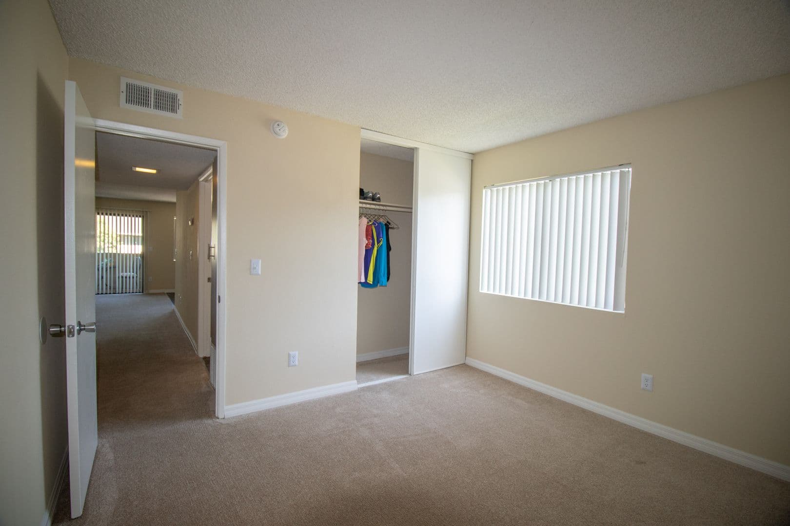 San Diego Apartment: 9585 Gold Coast Dr