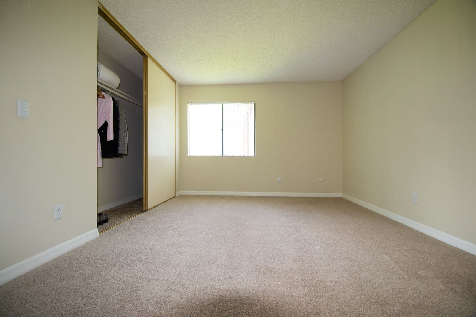 San Diego Apartment: 9585 Gold Coast Dr