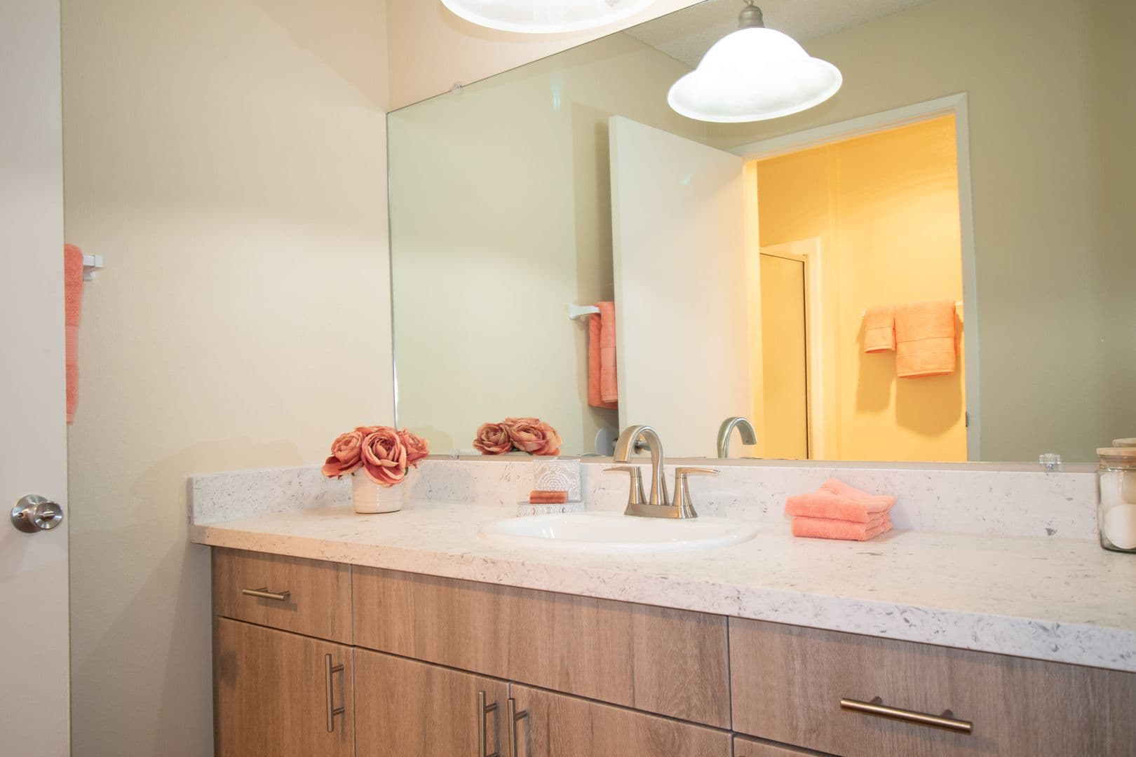 San Diego Apartment: 9585 Gold Coast Dr