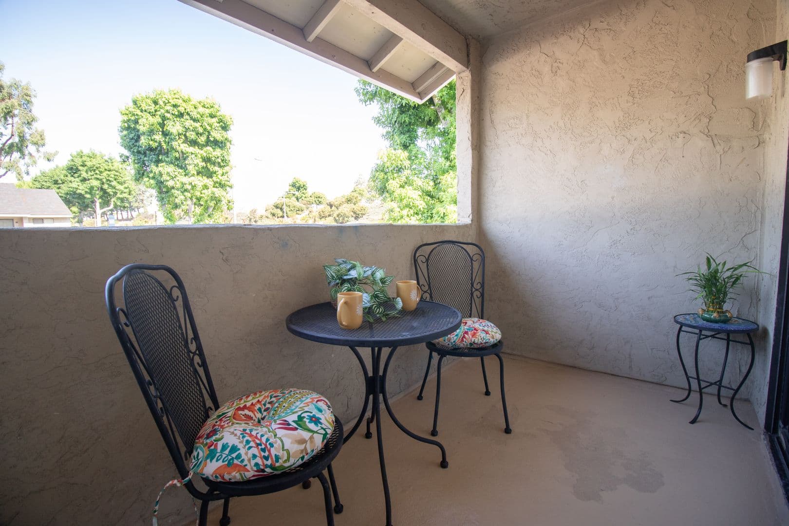 San Diego Apartment: 9585 Gold Coast Dr